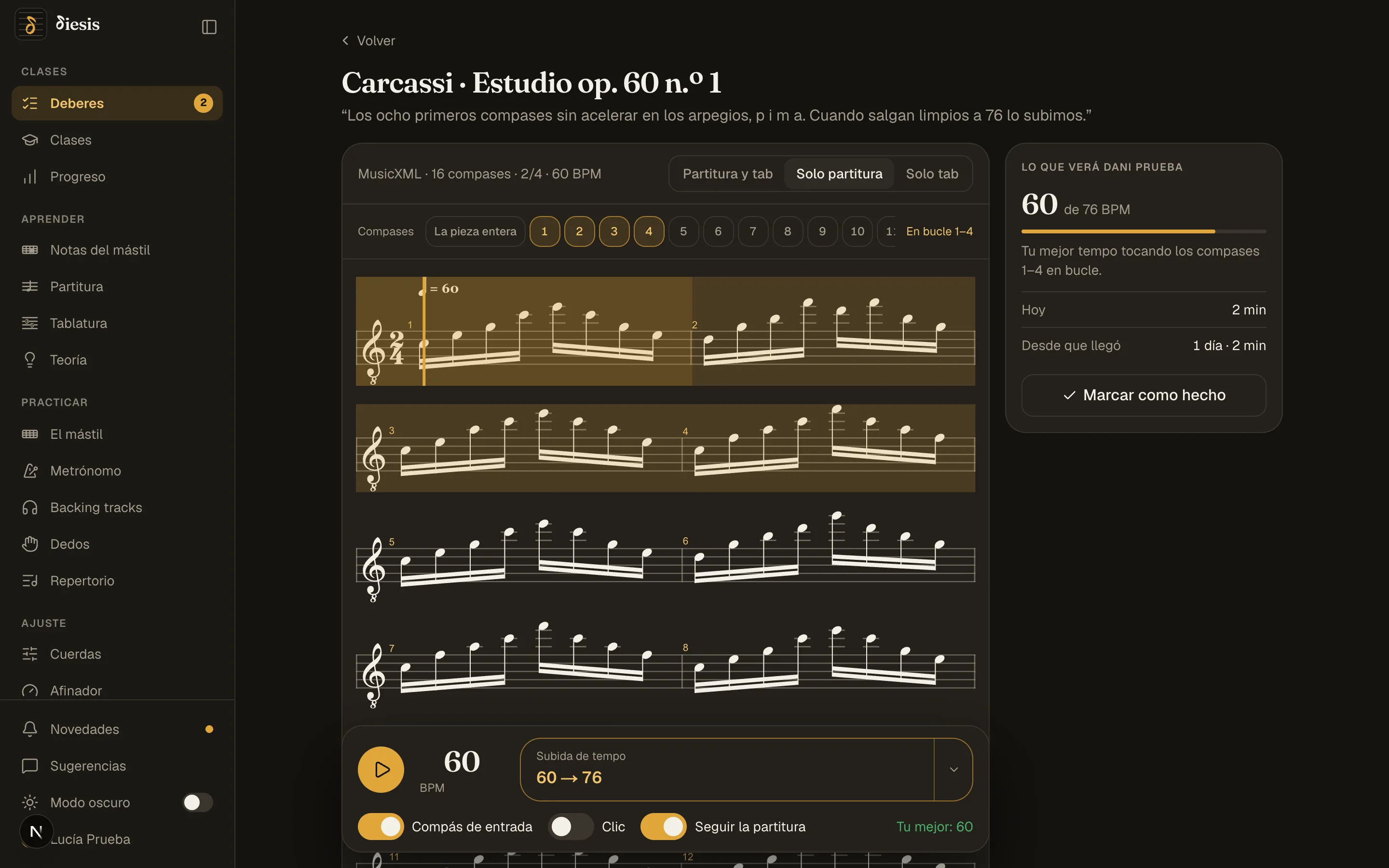 La pantalla de la partitura en los deberes: solo partitura, los compases 1 a 4 en bucle, el tempo con la subida y la mejor marca del alumno