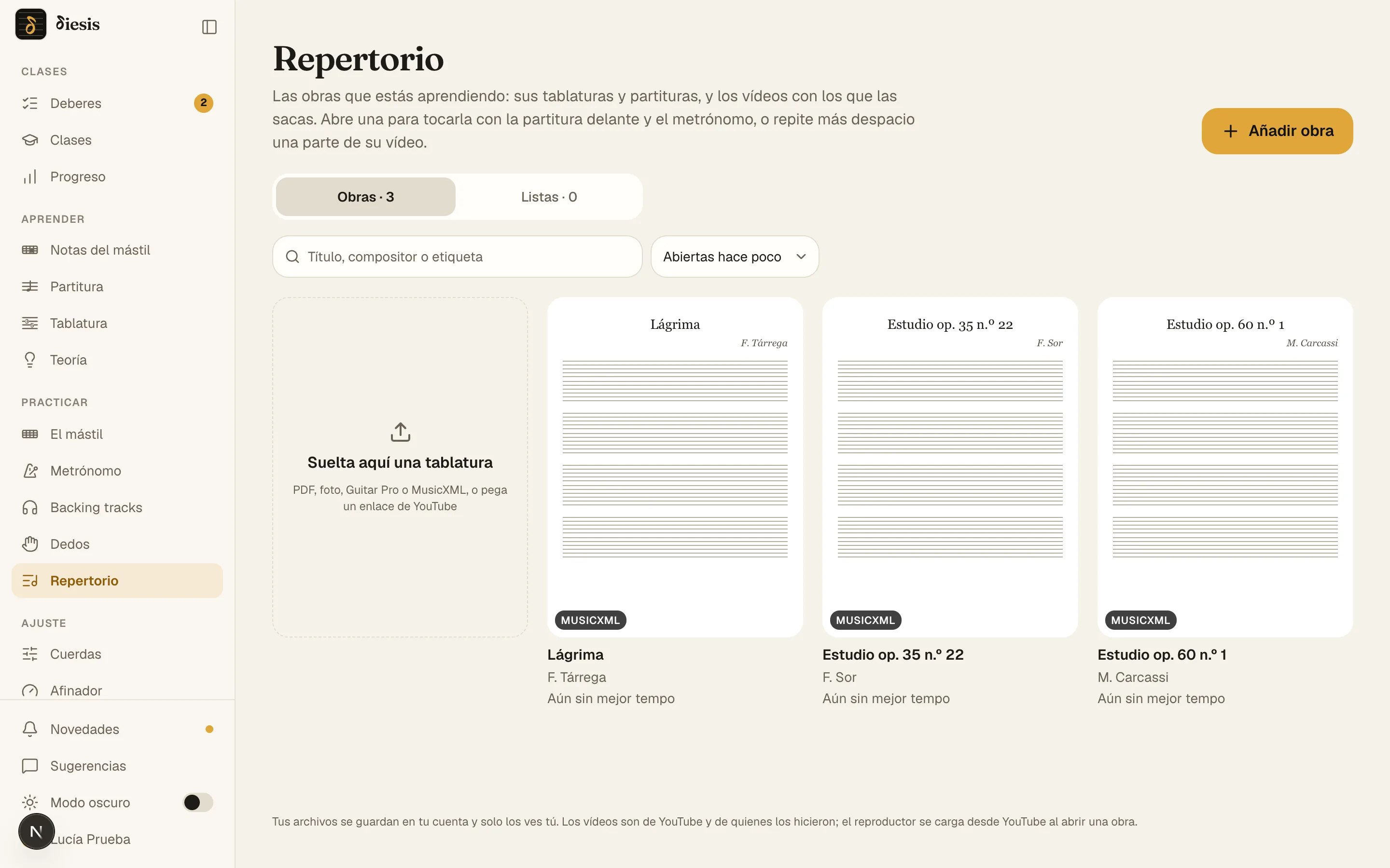 La estantería de Repertorio con tres partituras: Carcassi, Sor y Tárrega